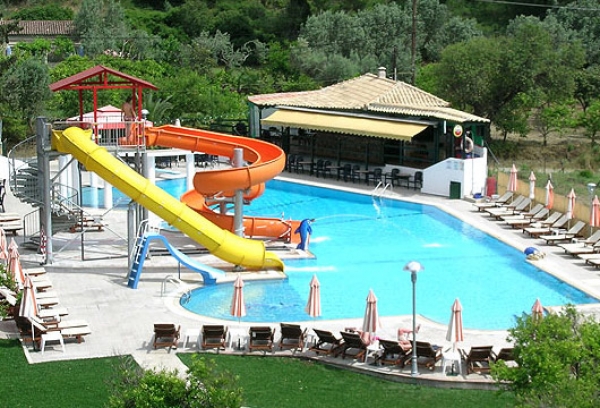 Magdas pool in Poros